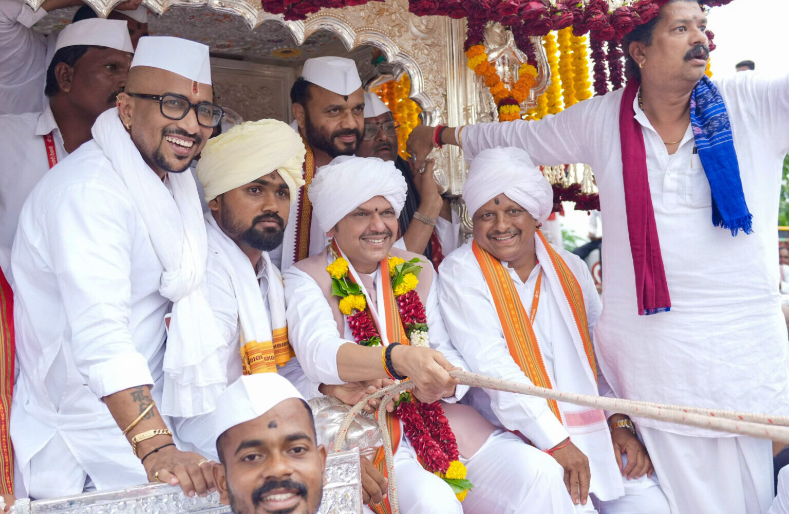 ‘राज्यात सर्वत्र चांगला पाऊस पडू दे, शेतकरी सुखी राहू दे’; माऊली चरणी मुख्यमंत्र्यांचे साकडे