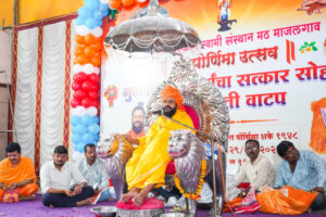 मुलांच्या आवडीला प्रोत्साहन द्या; केवळ डॉक्टर-इंजिनियर होण्याचाच आग्रह धरू नका – श्रीगुरू चंद्रशेखर शिवाचार्य महाराज